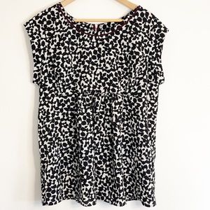 Black and White Floral Motherhood maternity top …